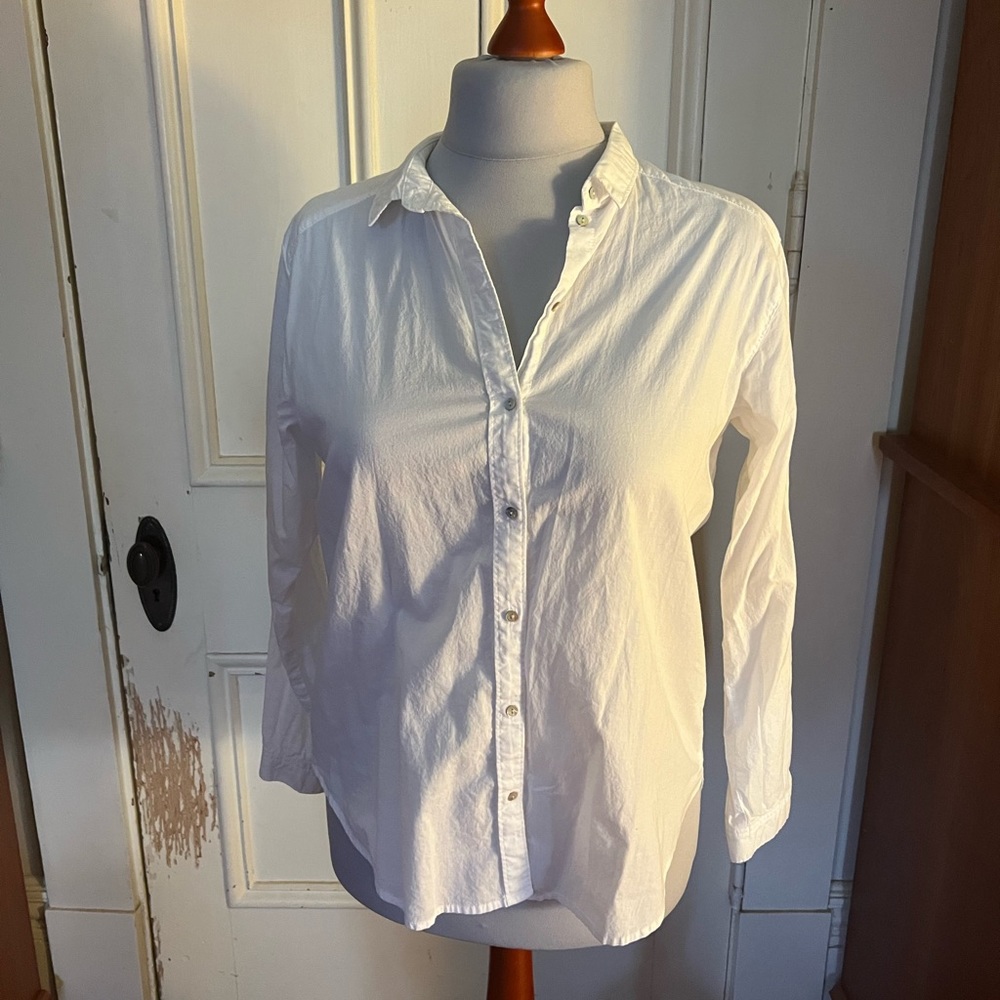 Basic white long sleeve button down. H&M. Size 10